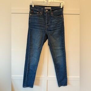 ⭐️ 5/$25 ⭐️ Levi’s Wedgie Skinny Jeans